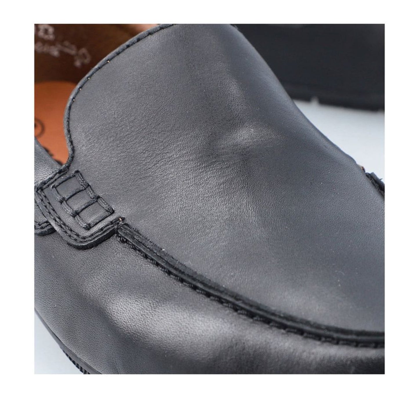 black classic closed mocasins