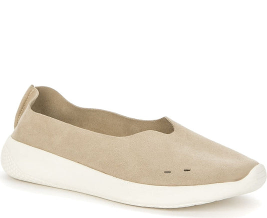 beige casual closed ballerinas