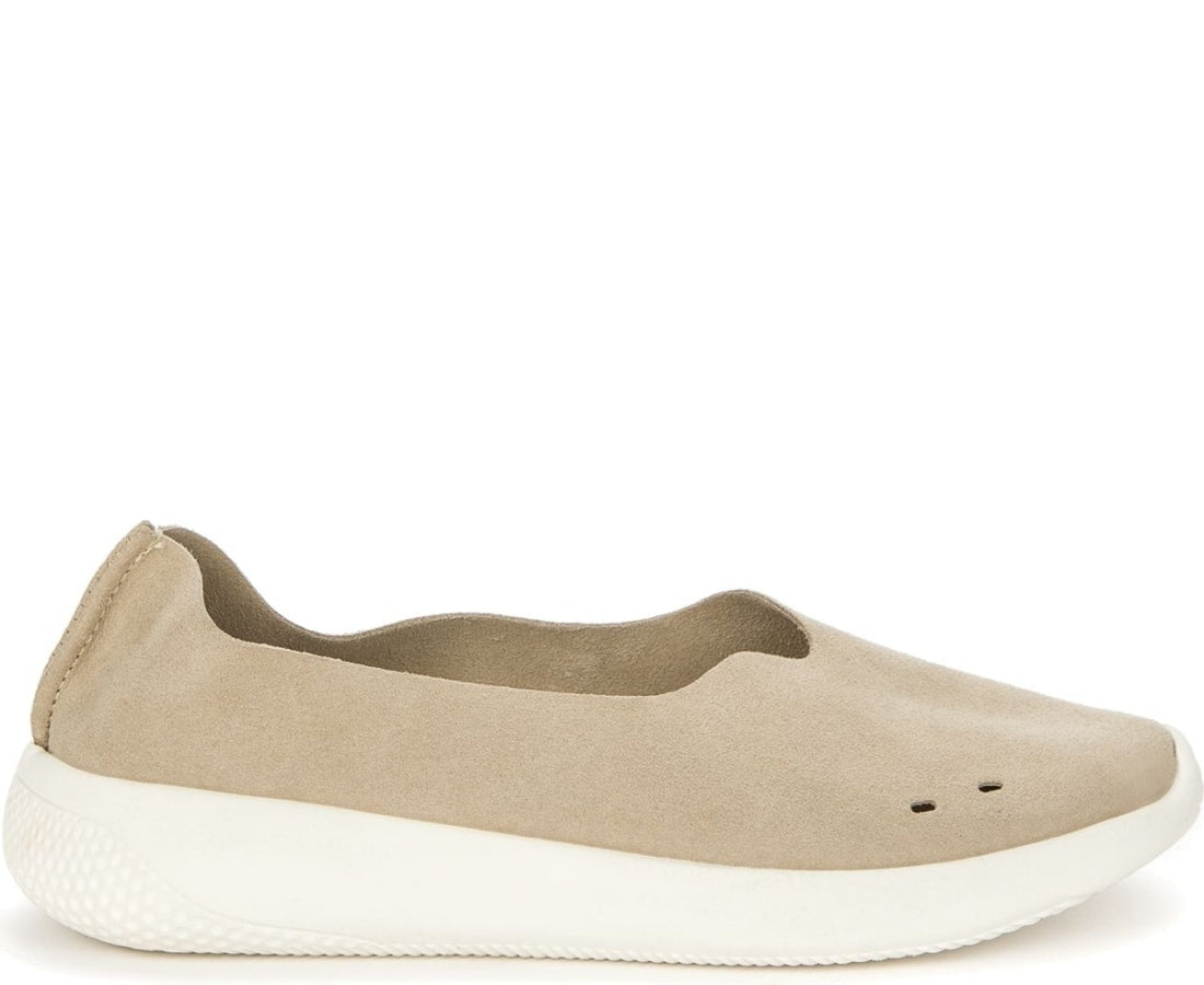 beige casual closed ballerinas