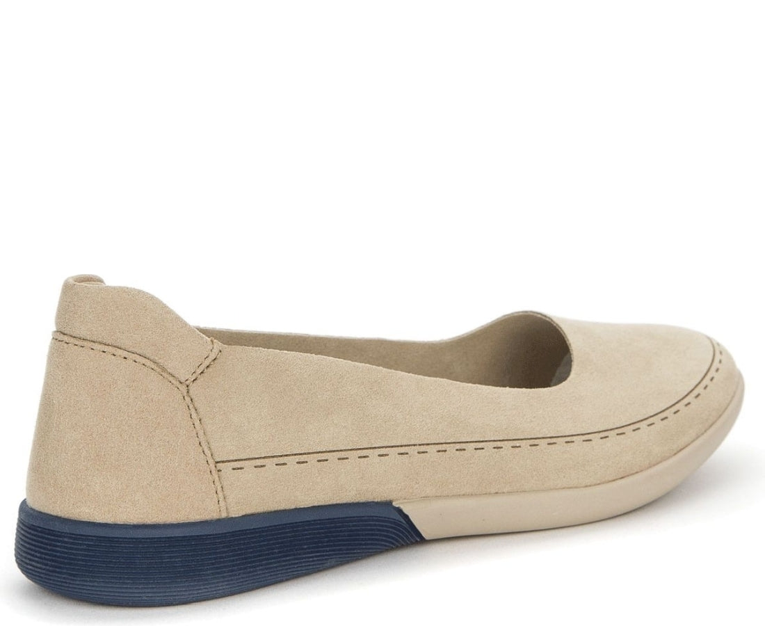 beige casual closed ballerinas