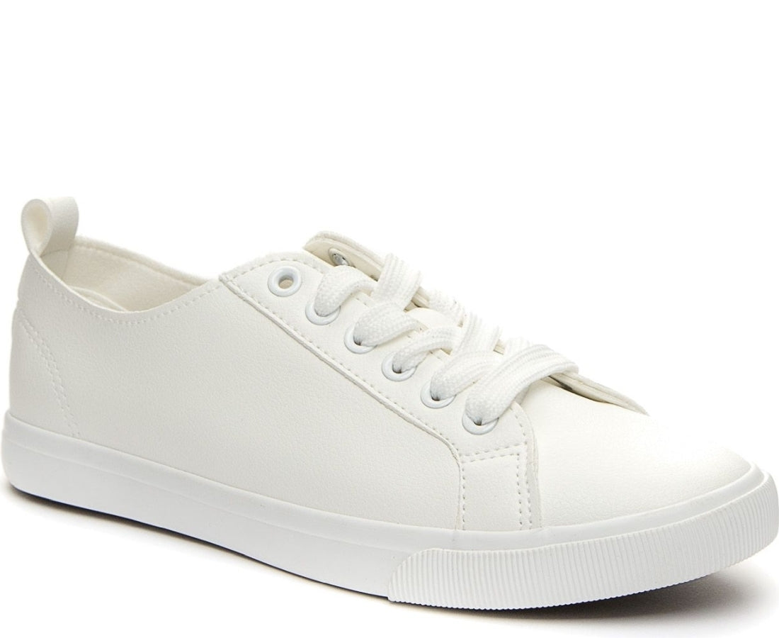white casual closed sneakers