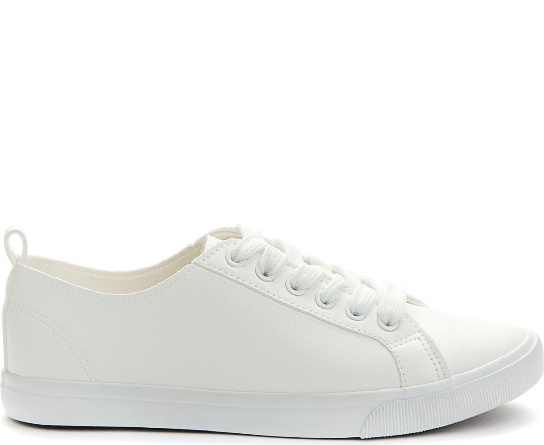 white casual closed sneakers