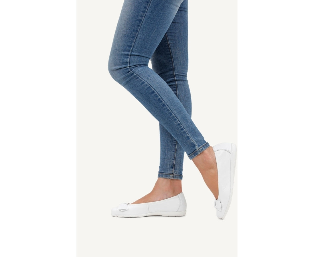 white casual closed ballerinas