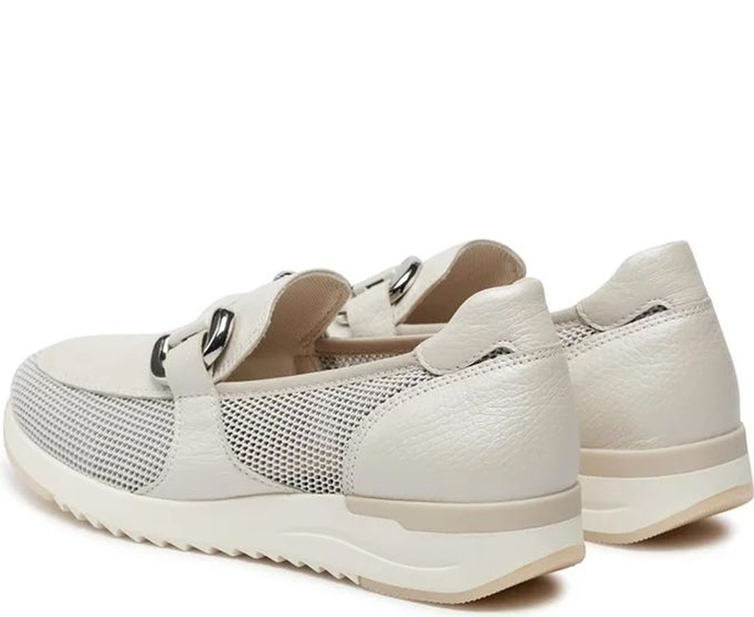 leisure trainers nude