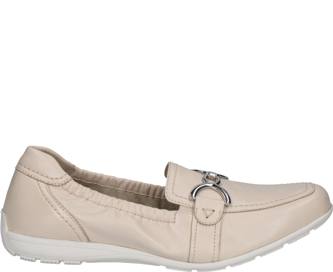 beige casual closed mocasins