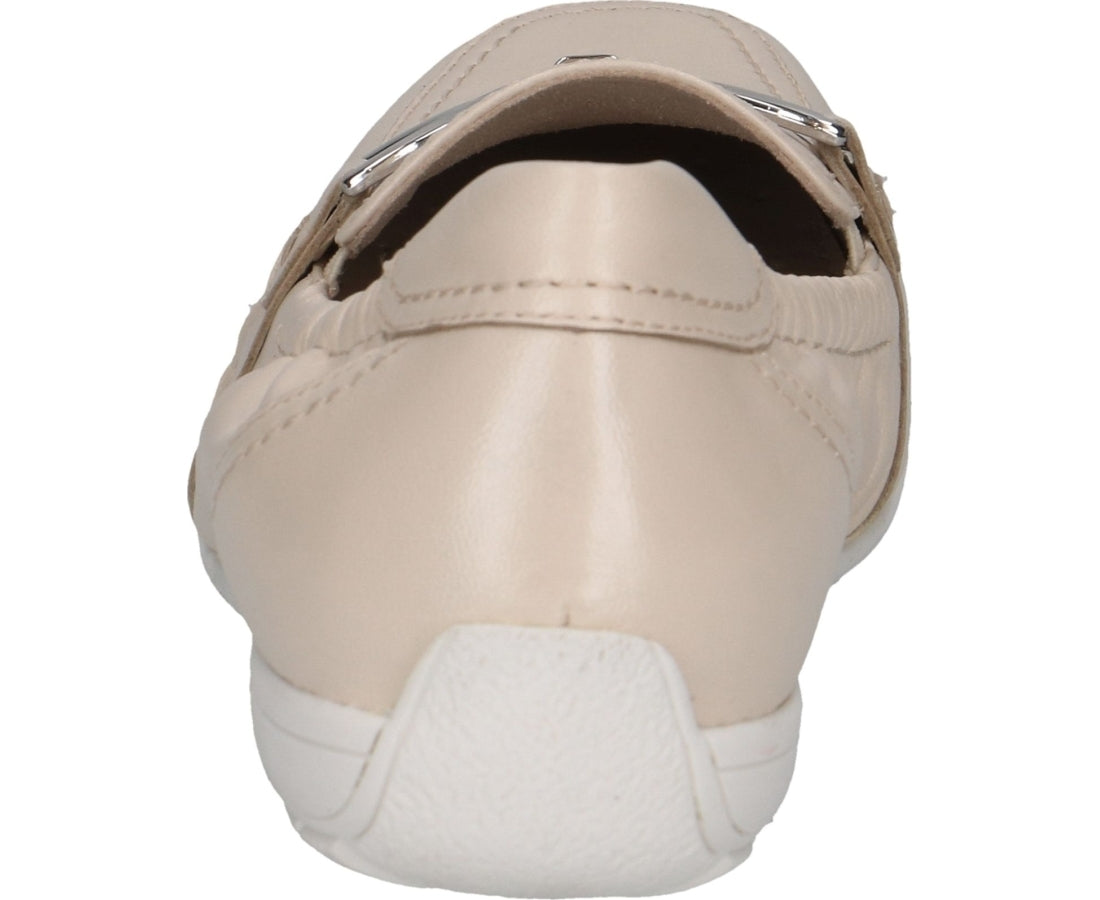 beige casual closed mocasins