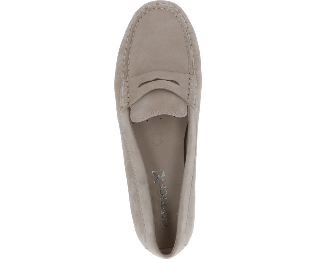 beige casual closed mocasins