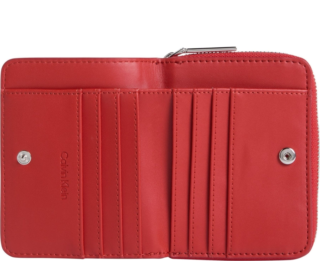 must medium zip around wallet