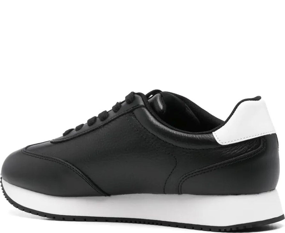 runner lace up sneaker