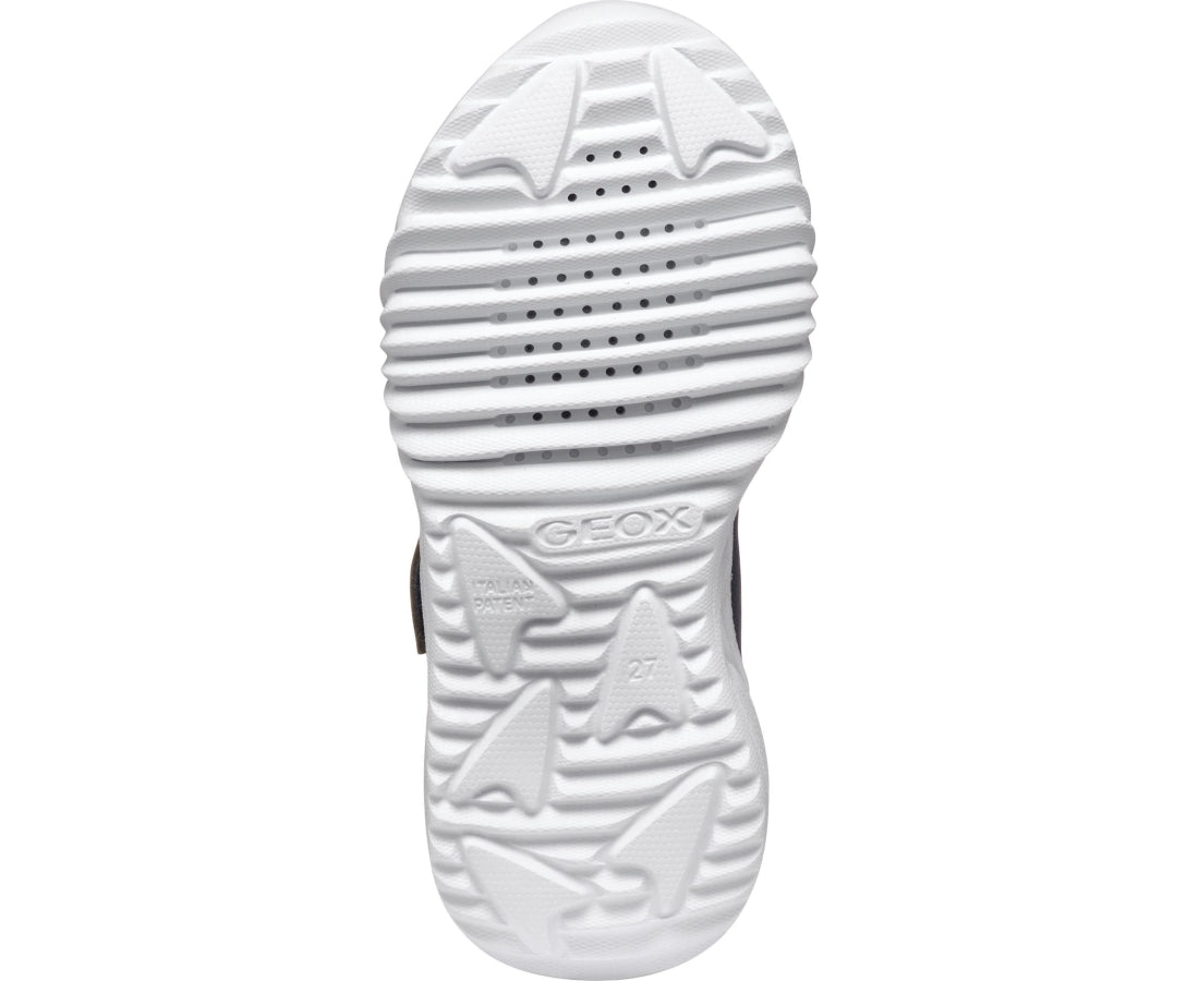 assister leisure trainers