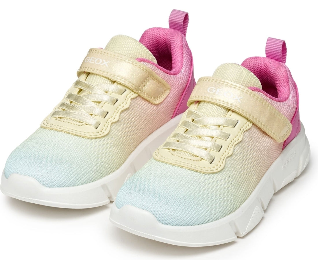 aril leisure trainers