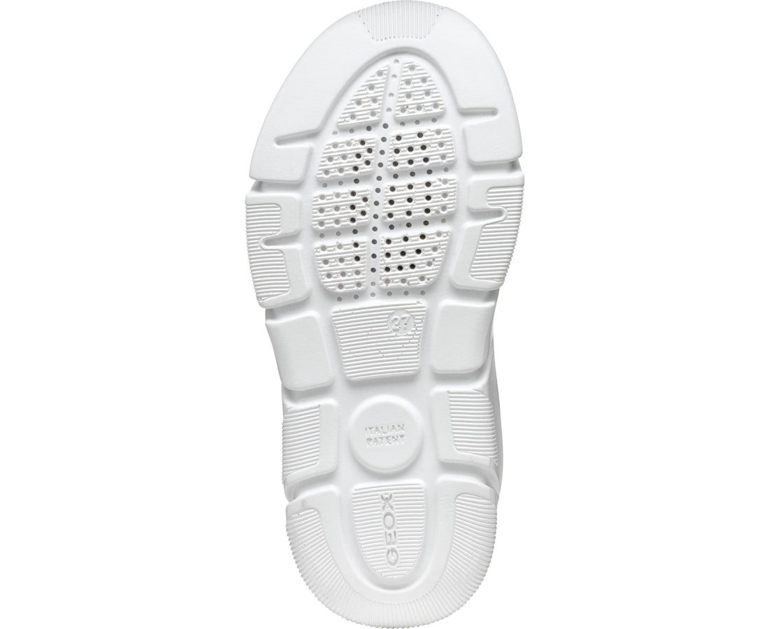 aril leisure trainers