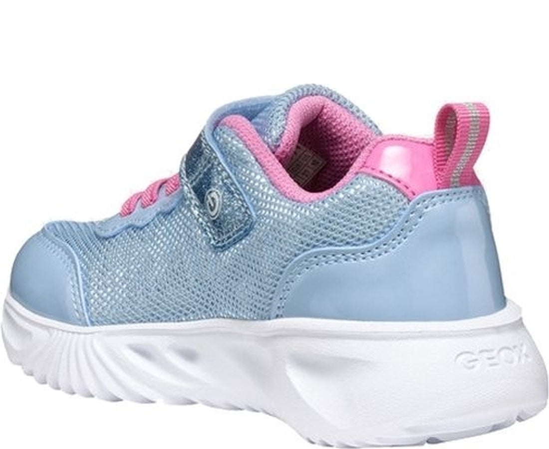assister leisure trainers