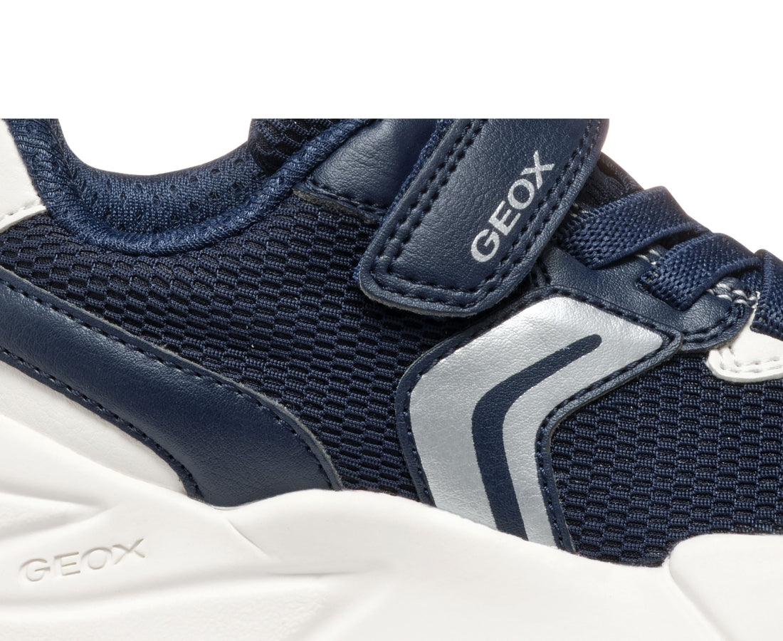 loftus leisure trainers