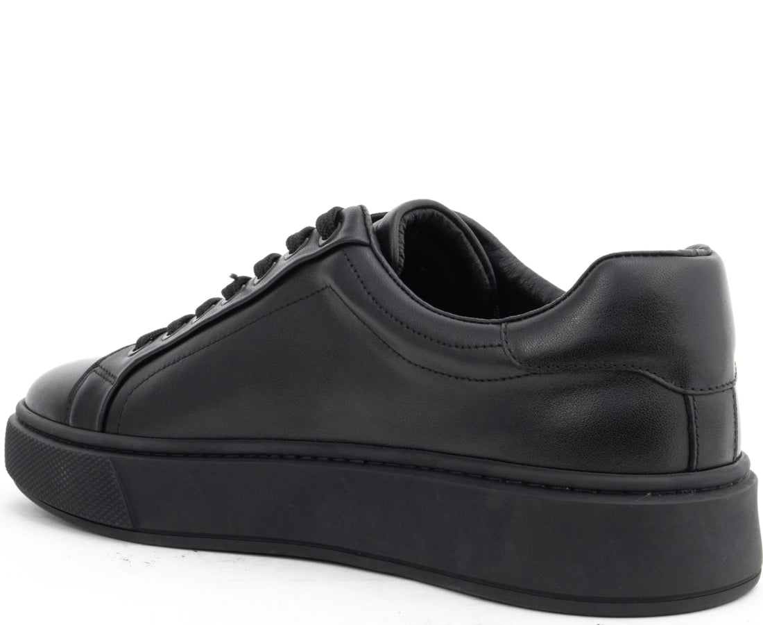 leisure shoes black