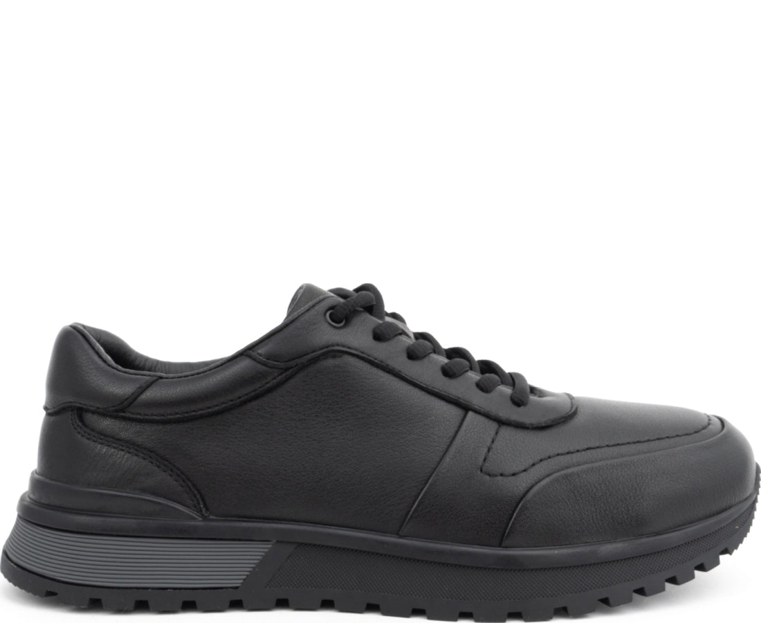 leisure shoes black