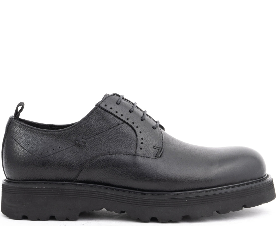 black classic closed formal