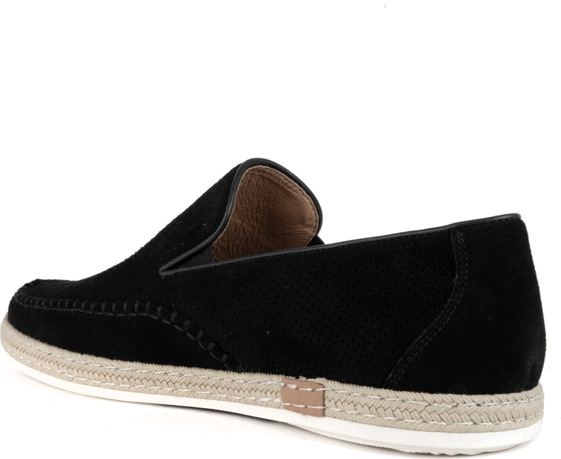 black casual closed mocasins