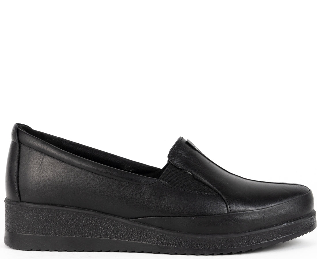 black casual closed loafers