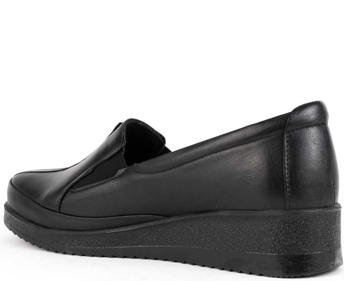 black casual closed loafers