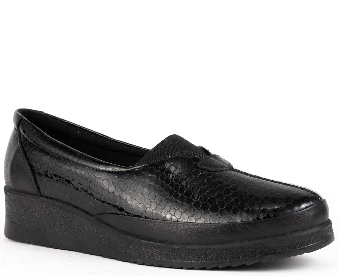 black casual closed loafers