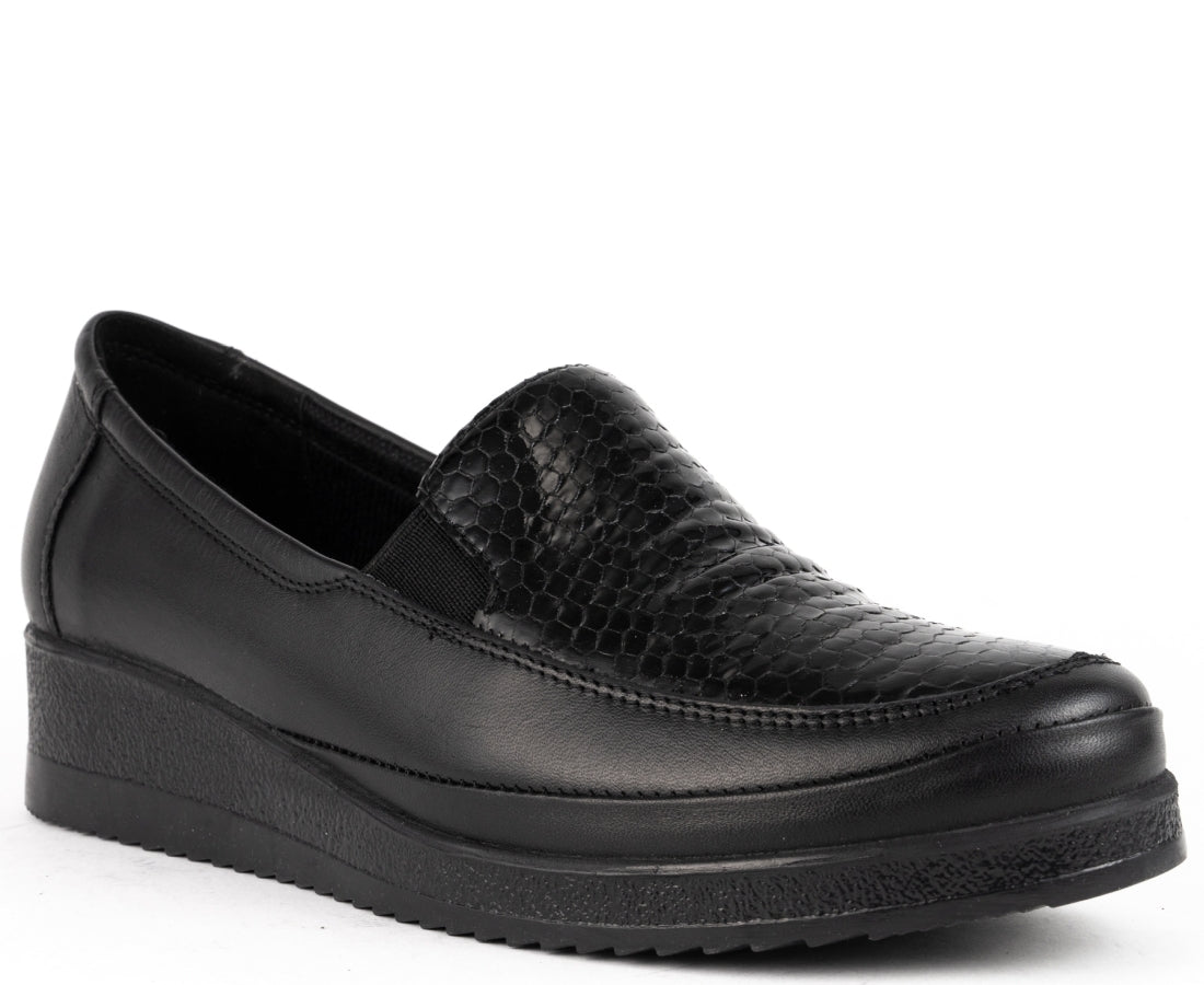 black casual closed loafers