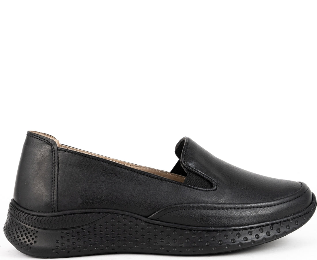 black casual closed loafers