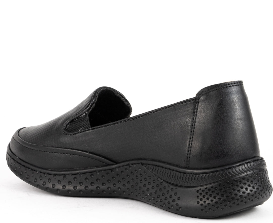 black casual closed loafers