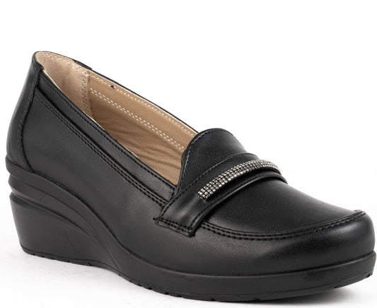 black casual closed loafers