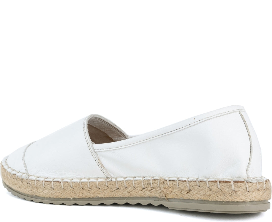 white casual closed espadriles