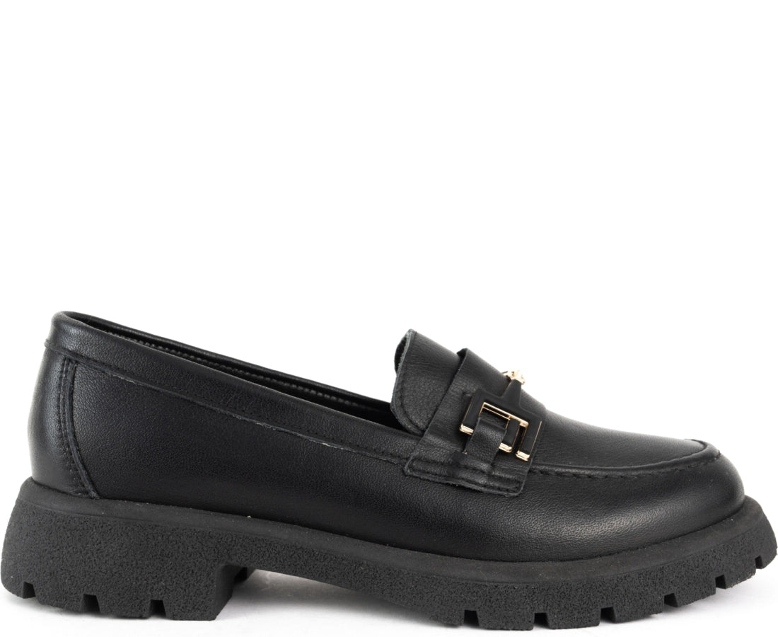 black casual closed loafers