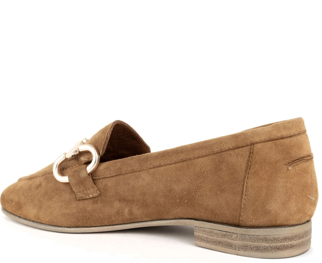 brown classic closed loafers