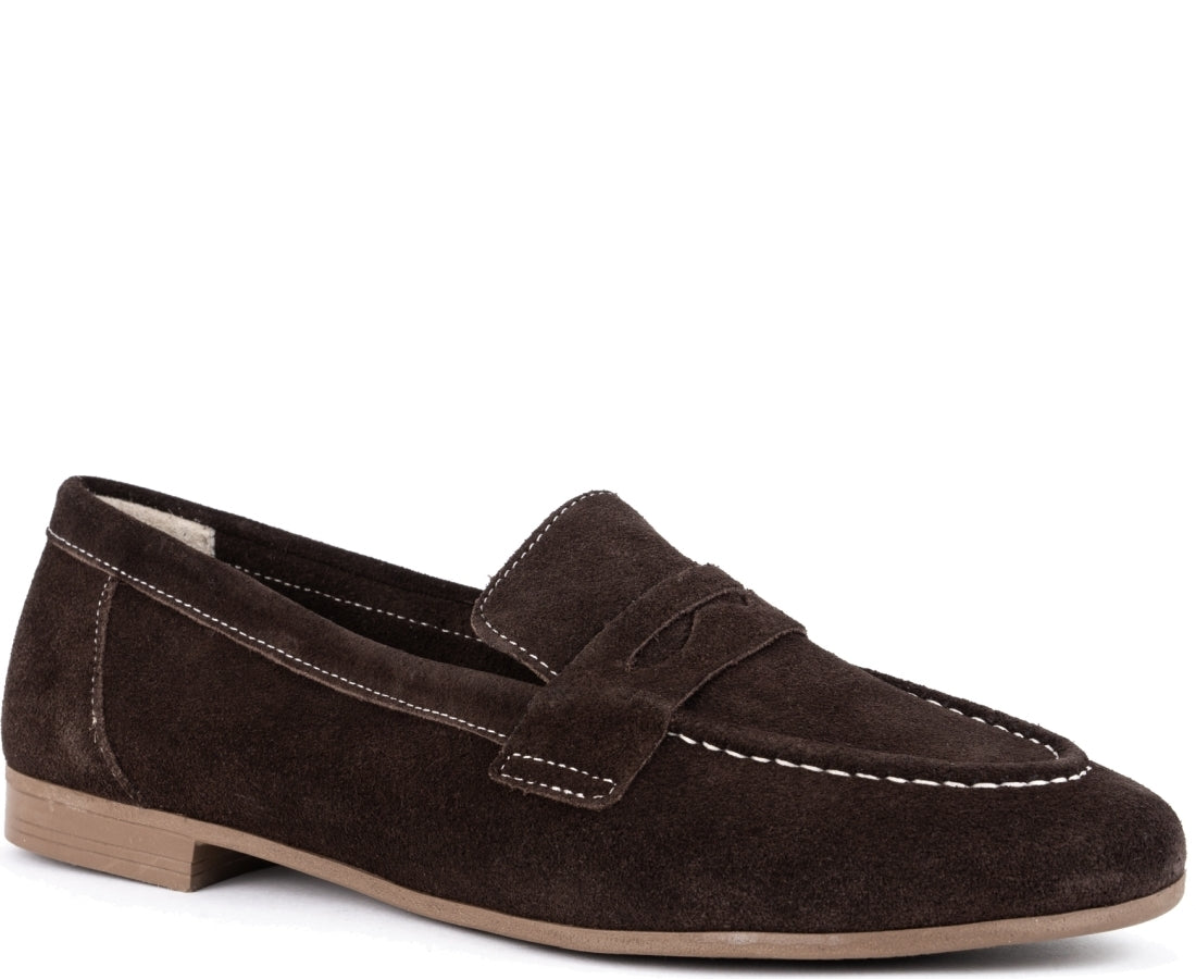 brown classic closed loafers