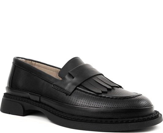 black casual closed loafers