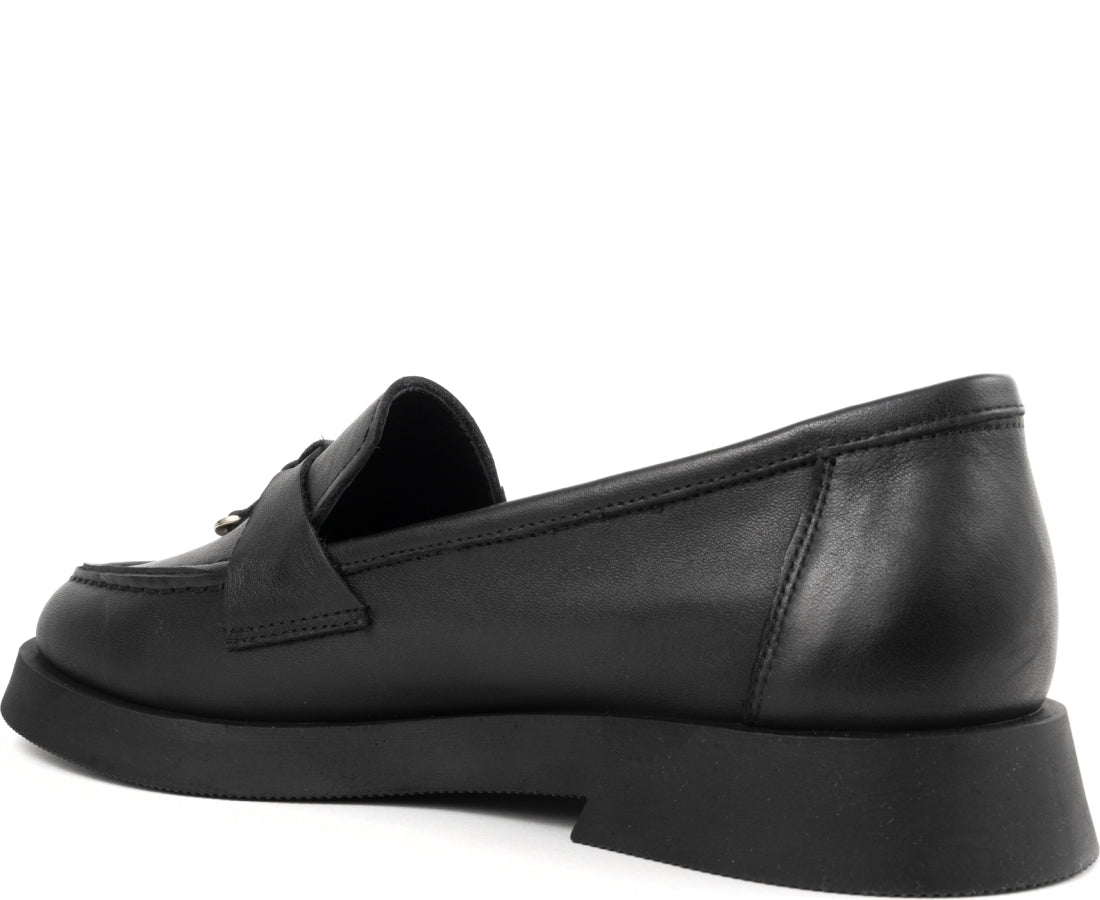 black casual closed loafers