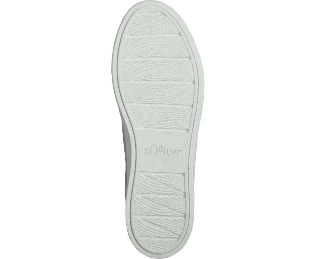 women laceup trainers