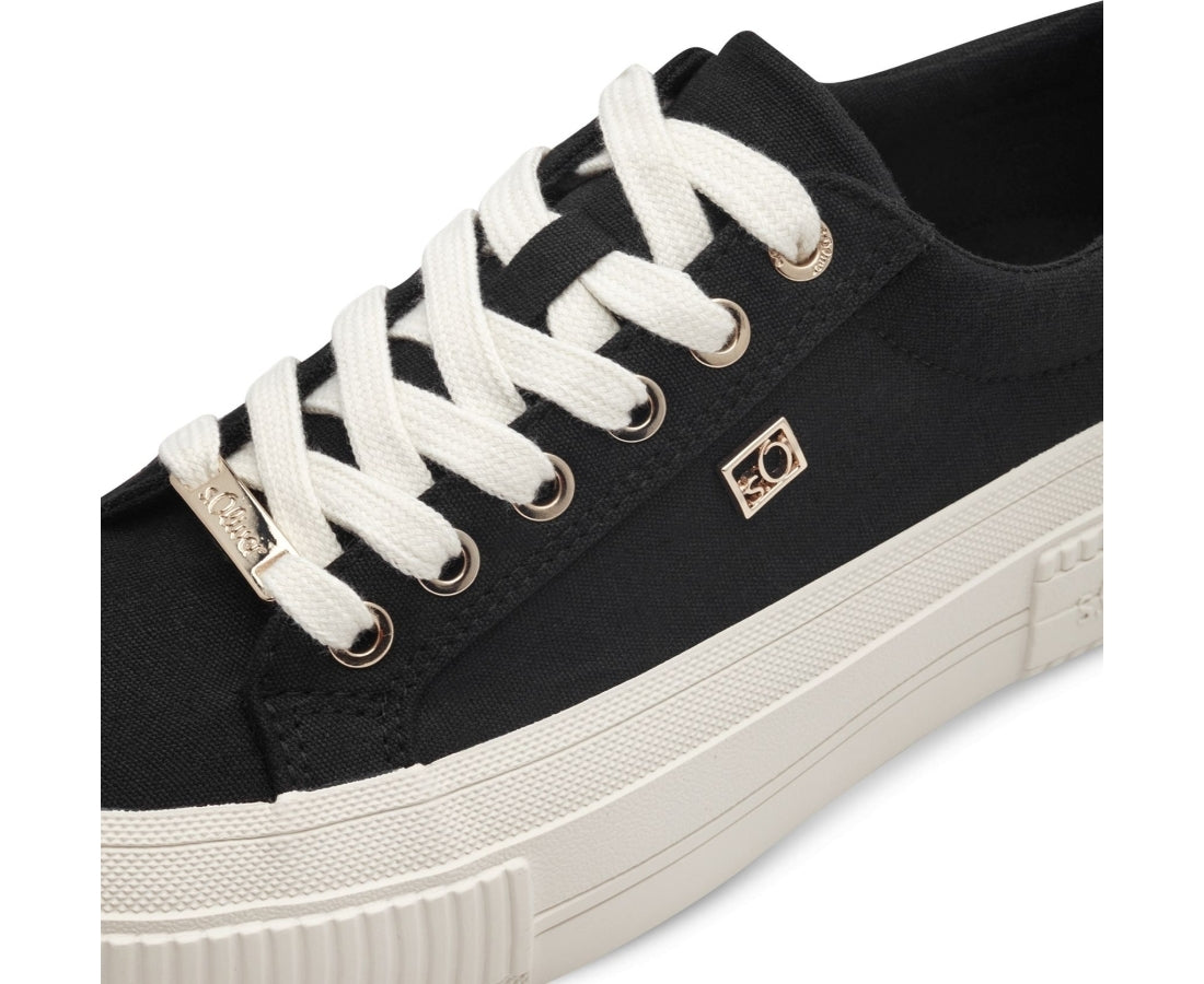 women laceup trainers