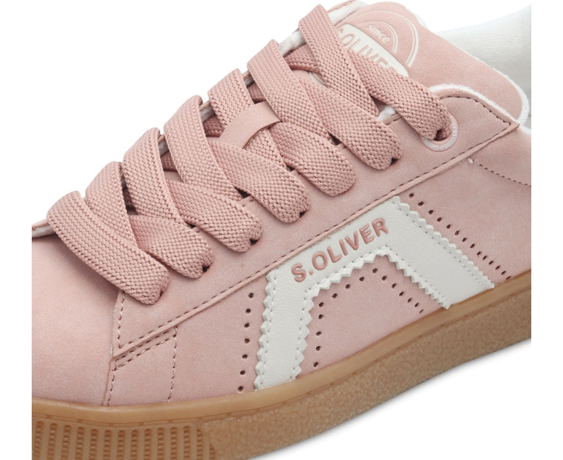 women laceup trainers