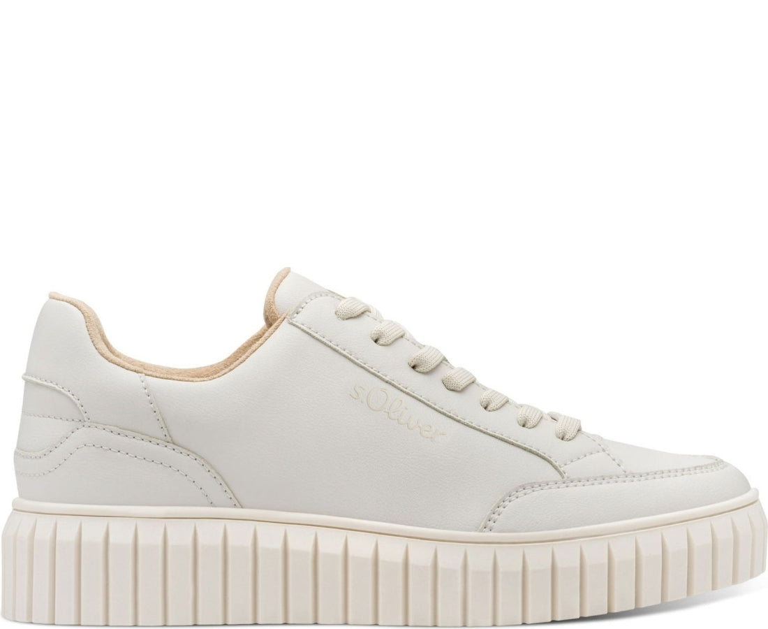 women laceup trainers