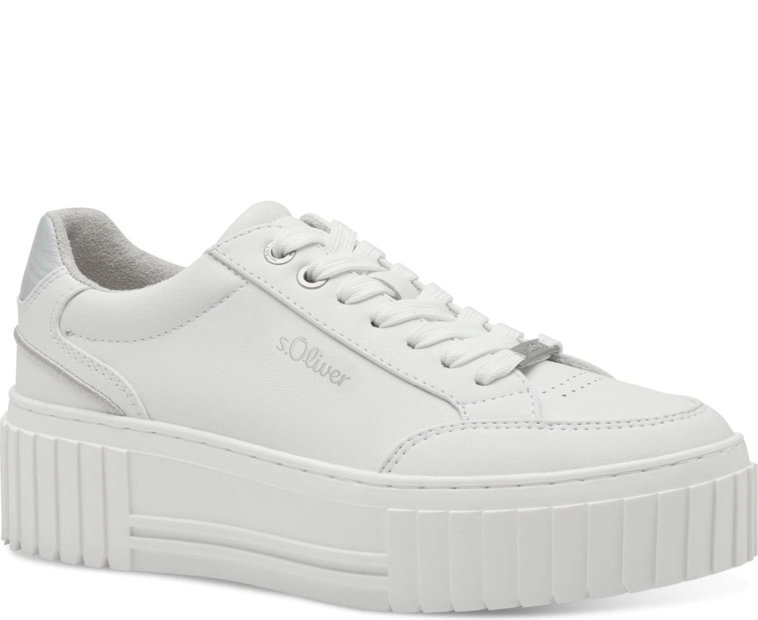 women laceup trainers