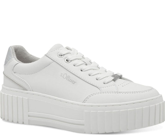 women laceup trainers