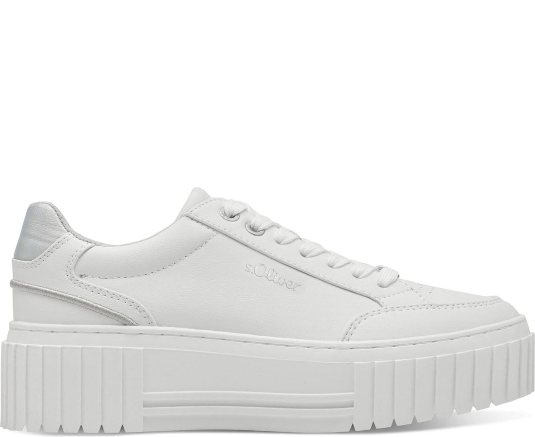 women laceup trainers