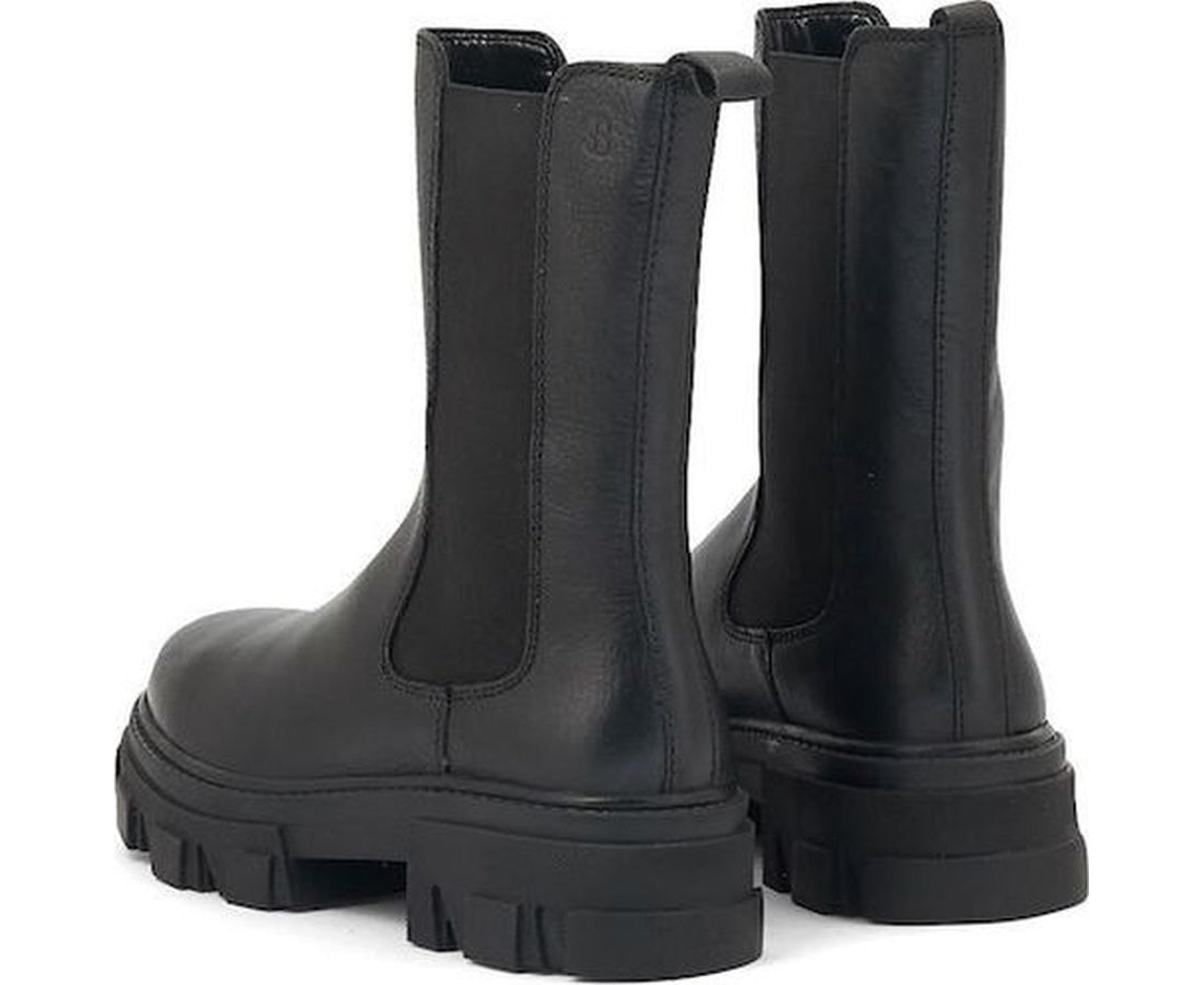 black casual closed booties