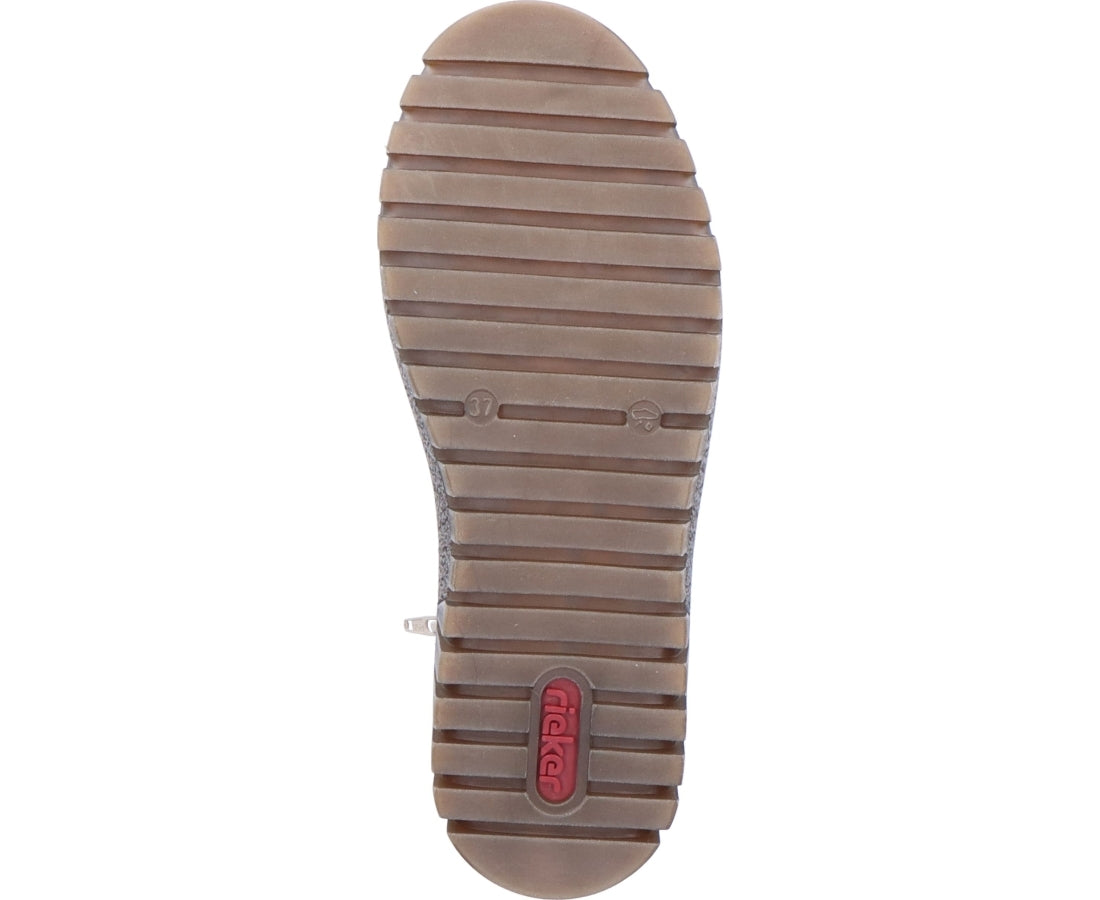 beige casual closed booties