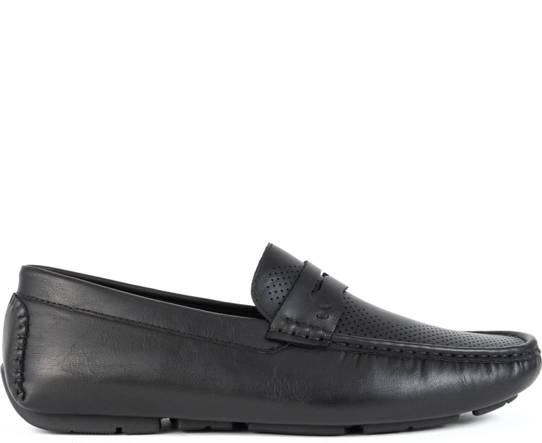 black elegant closed mocassins
