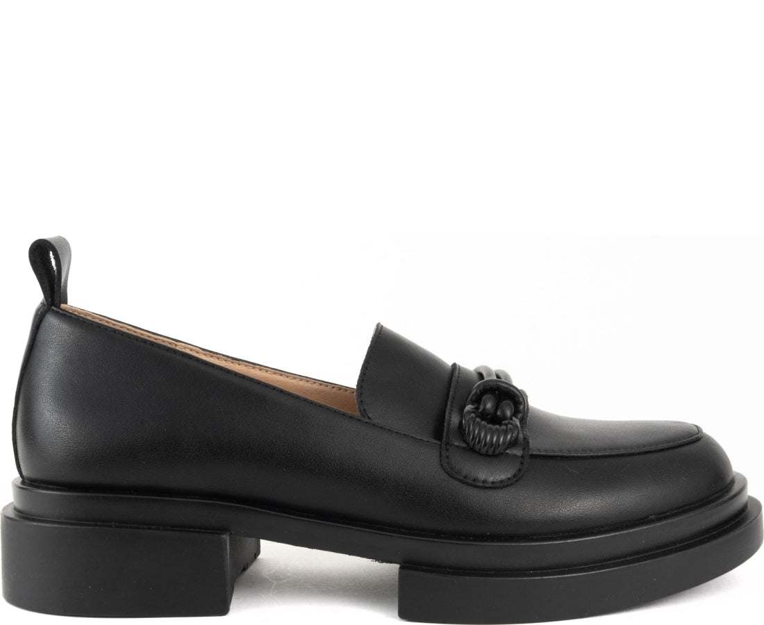 black elegant closed loafers