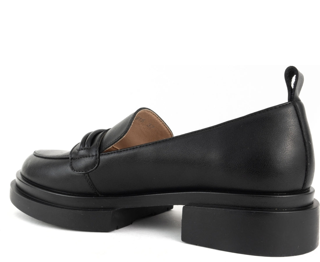 black elegant closed loafers