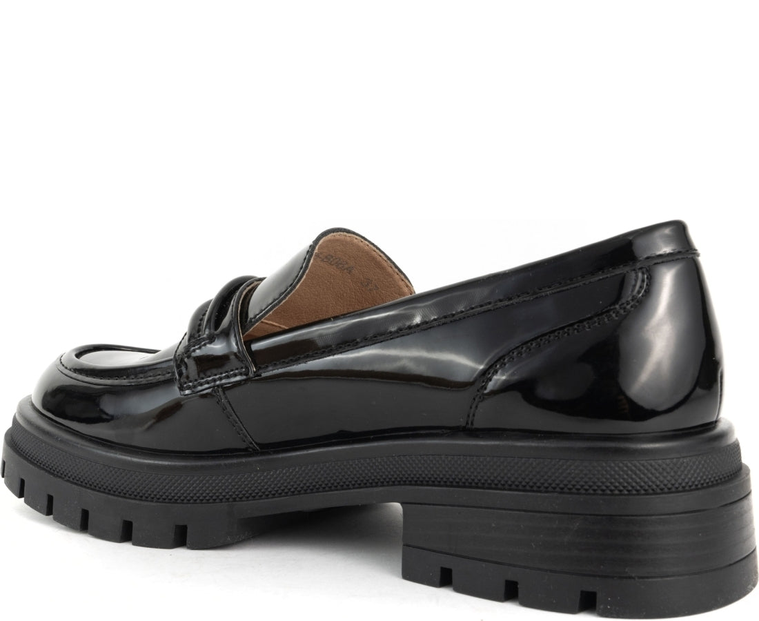 black elegant closed loafers