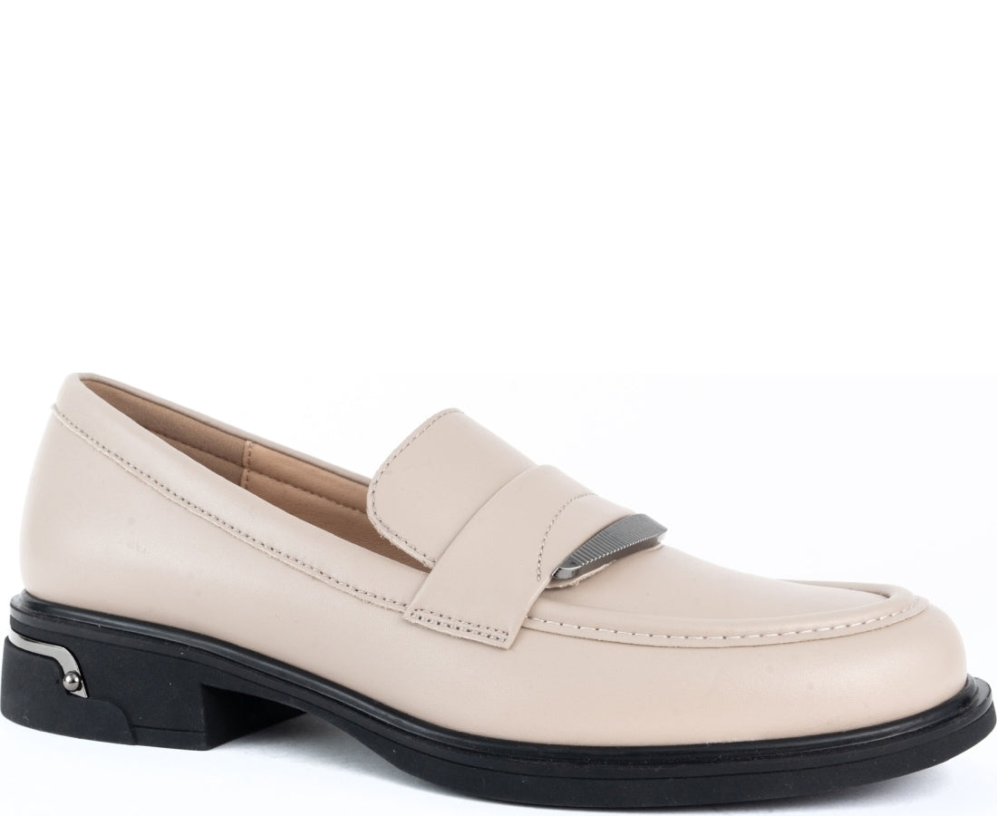 beige elegant closed loafers