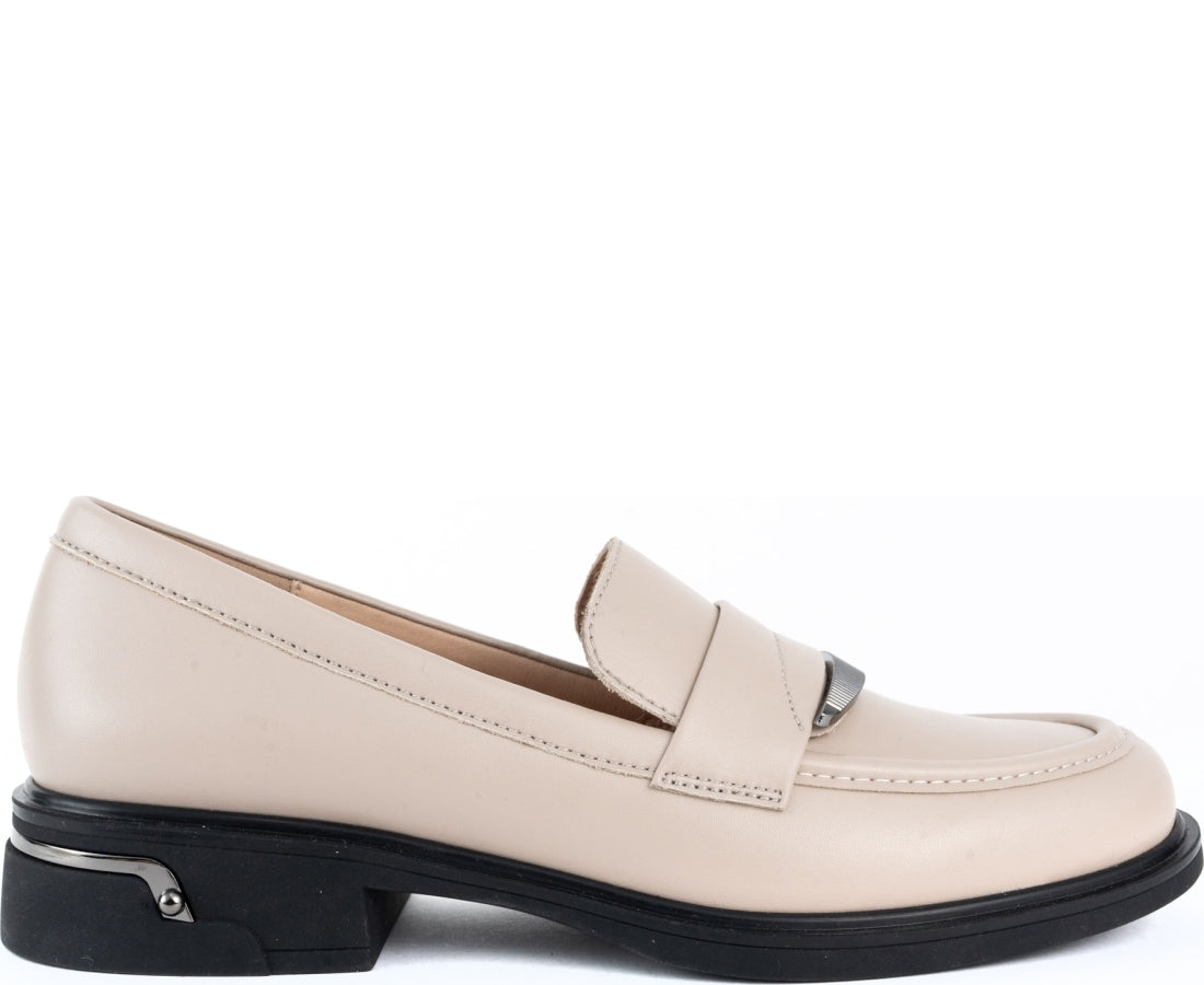 beige elegant closed loafers